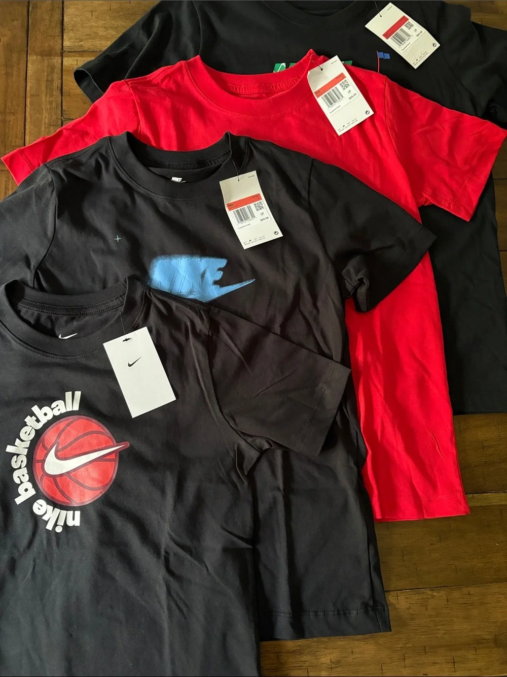 Nike Kids Boys set bundle lot of 4 Short Sleeve Tshirts sports large NWT